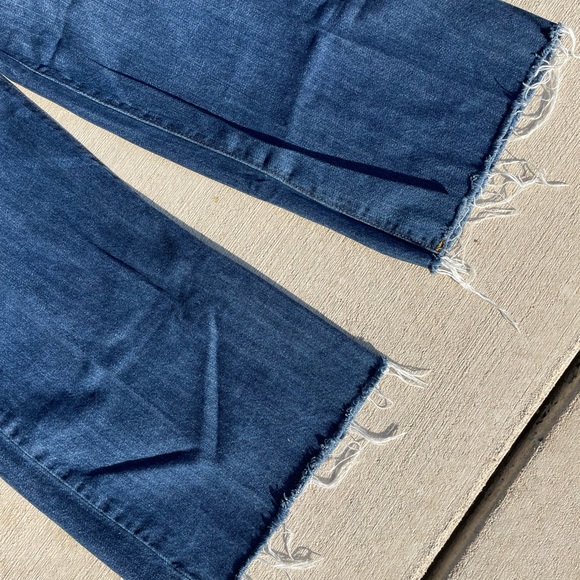 Cropped Wide Leg Jeans - Picture 4 of 5